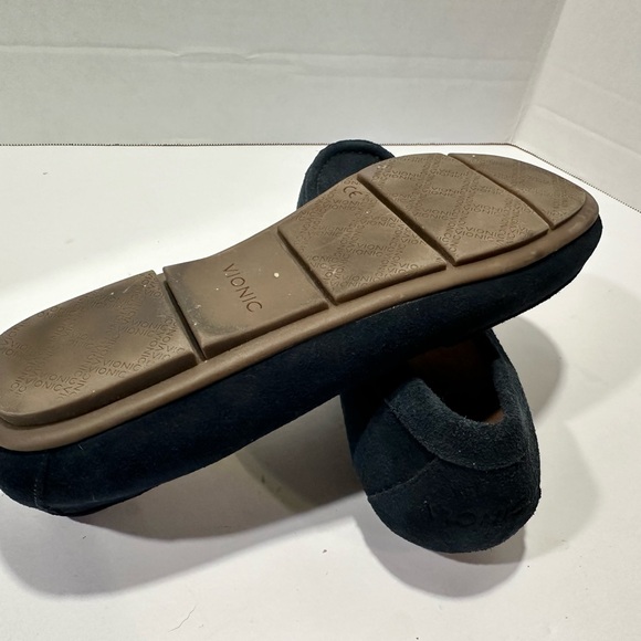 Vionic Navy Debbie Suede Moccasins Loafers Size 10W. NWOT. Only tried on inside - Picture 5 of 6
